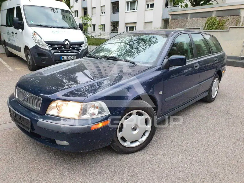 2000 Volvo V40