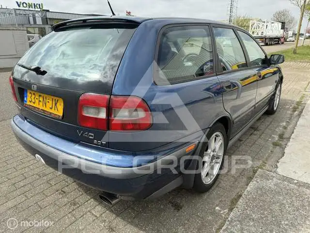 2000 Volvo V40