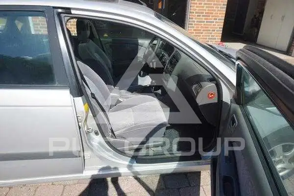 2000 Toyota Avensis
