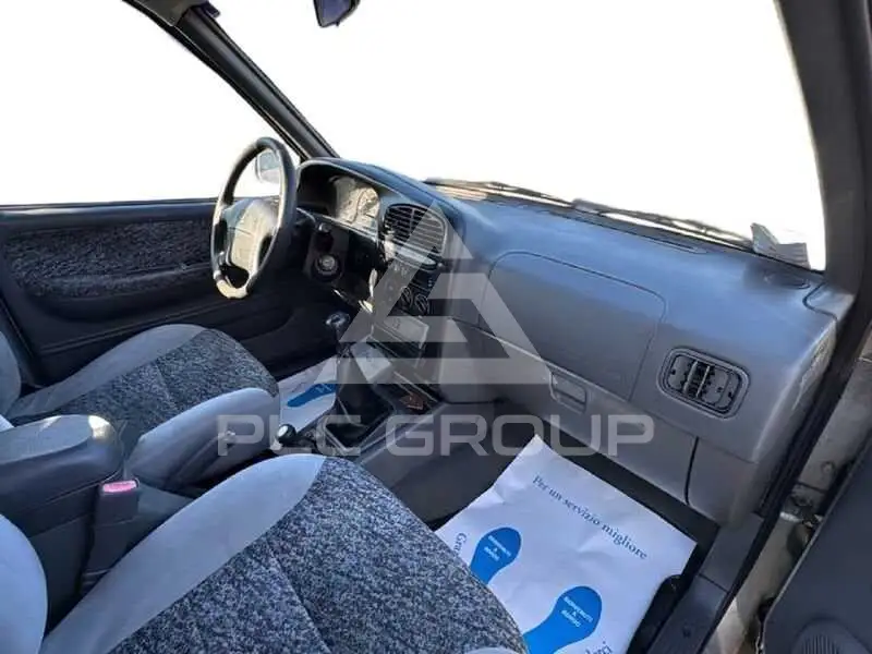 2000 KIA Sportage