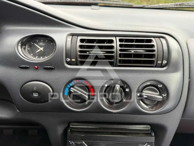 2000 Ford ESCORT