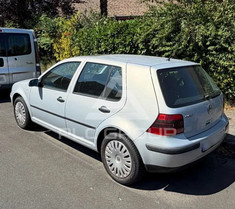 2000 Volkswagen GOLF