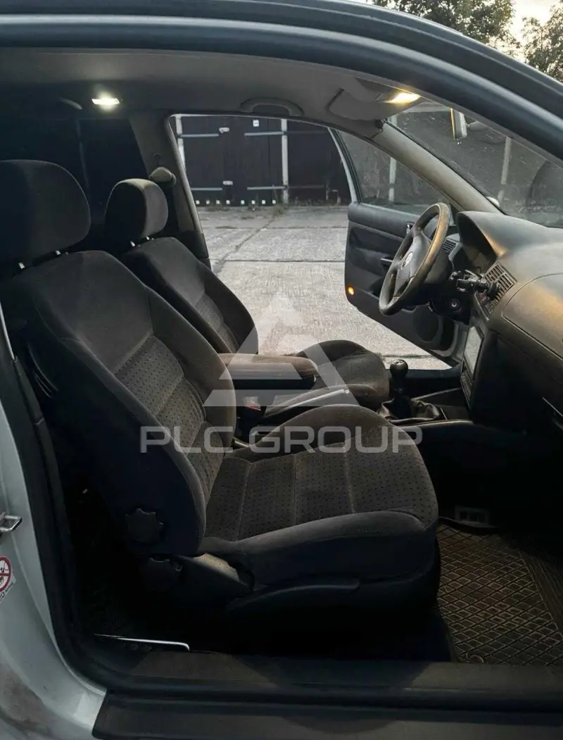 2000 Volkswagen GOLF