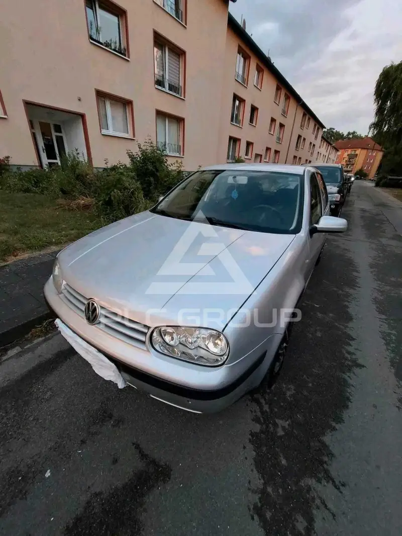 2000 Volkswagen GOLF
