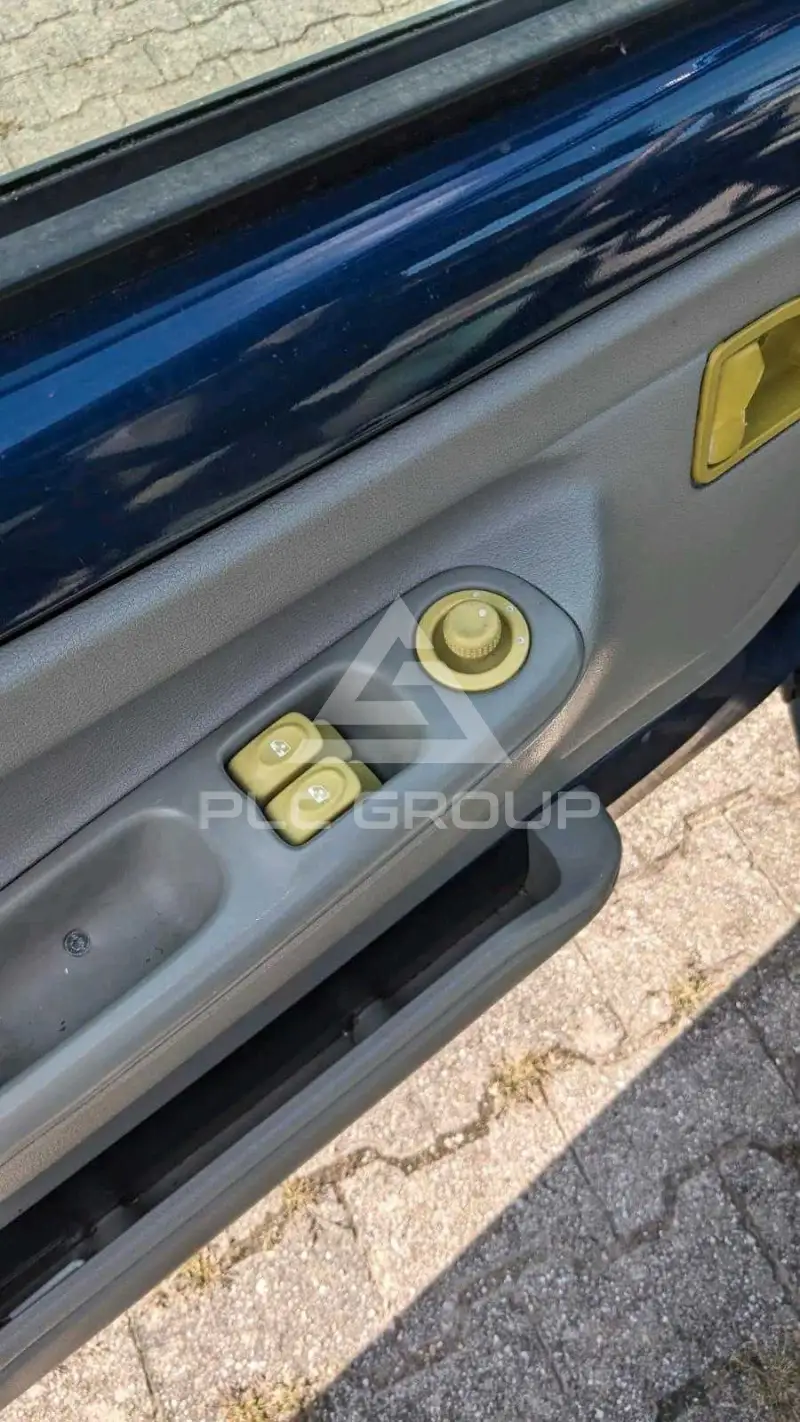 2000 Renault Twingo