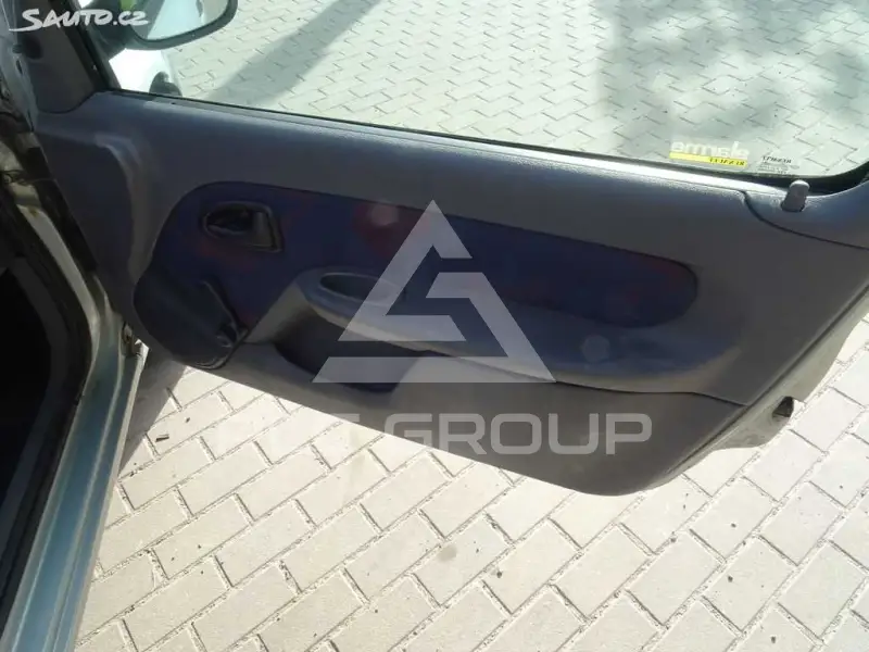 2000 Renault Clio