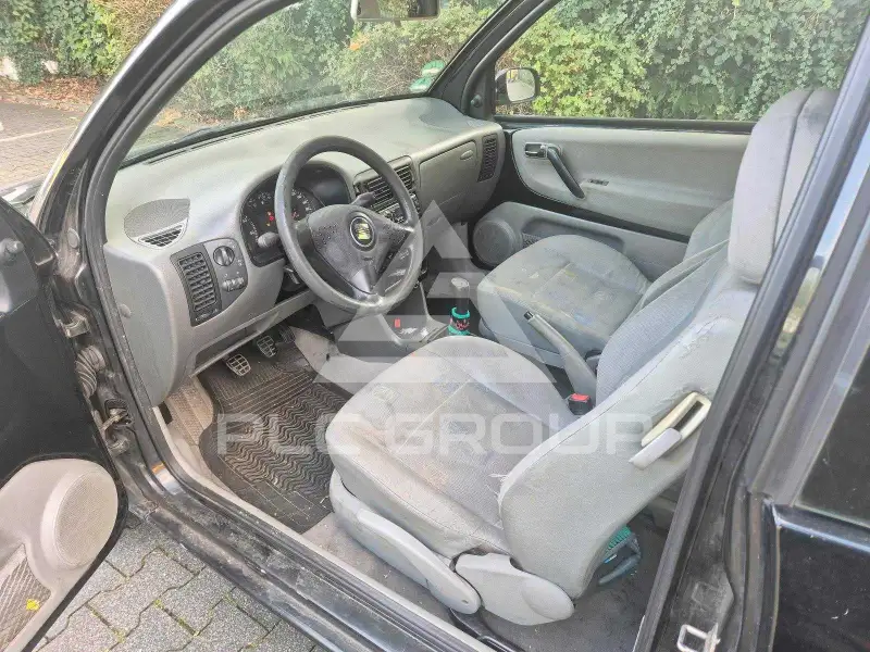 2000 Seat Arona