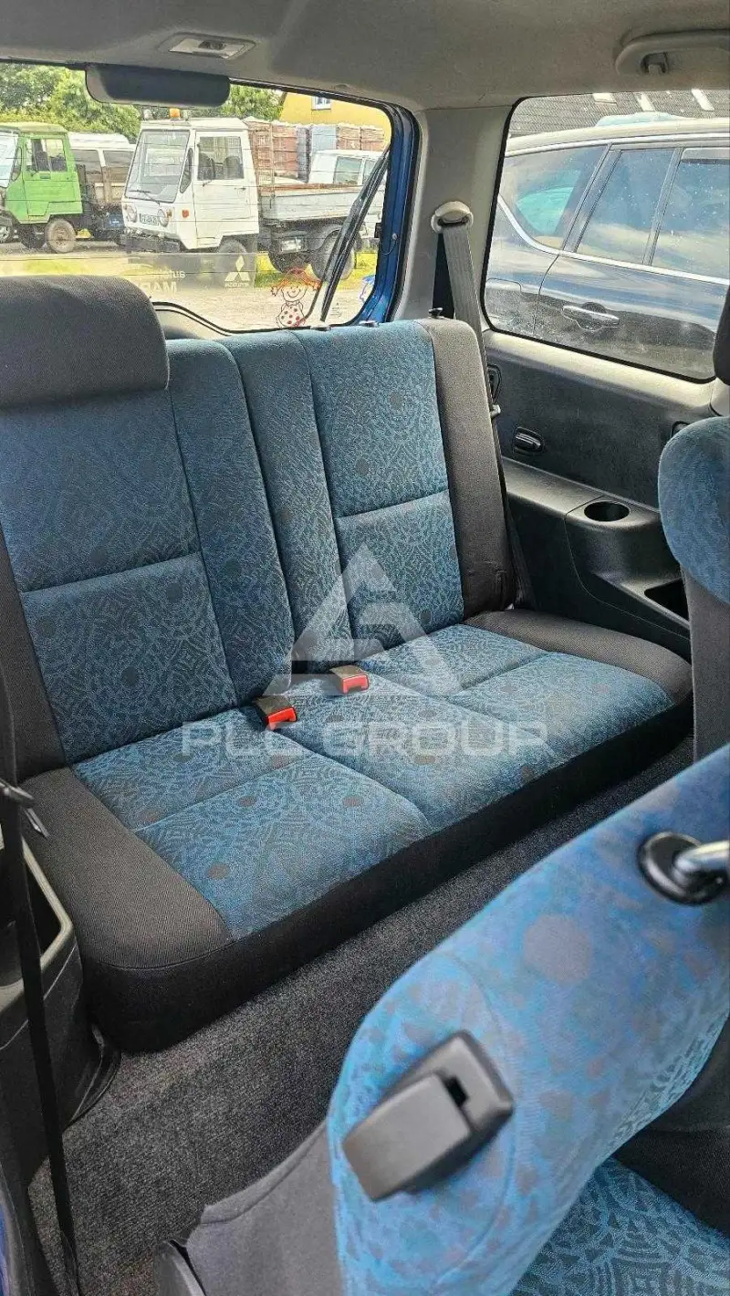 2001 Mitsubishi PAJARO