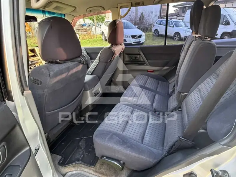 2001 Mitsubishi PAJARO