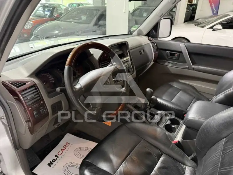 2001 Mitsubishi PAJARO
