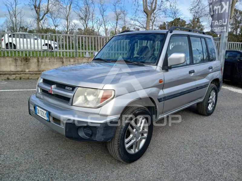 2001 Mitsubishi PAJARO