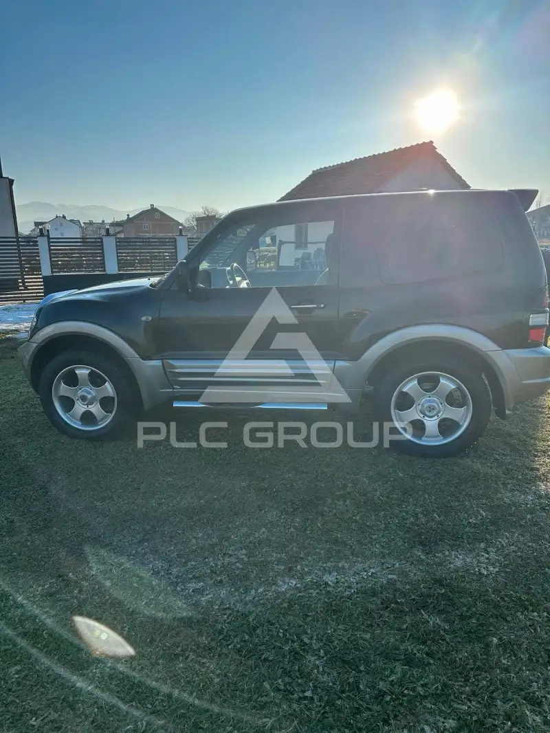 2001 Mitsubishi PAJARO