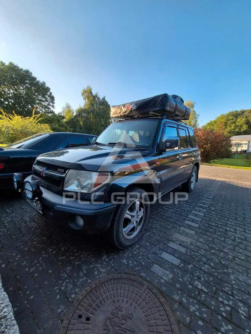 2001 Mitsubishi PAJARO