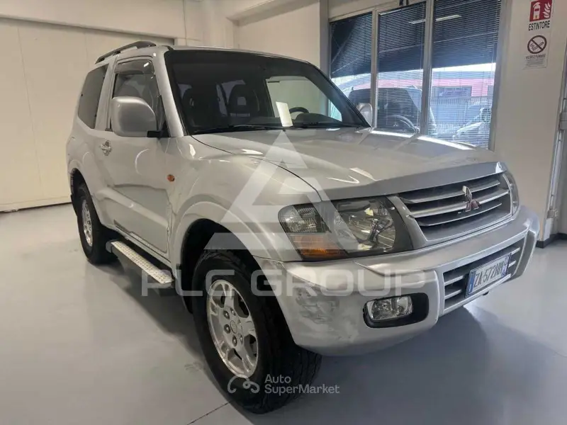2001 Mitsubishi PAJARO