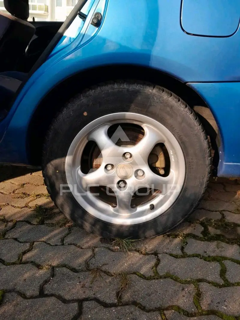 2001 Mitsubishi Carisma