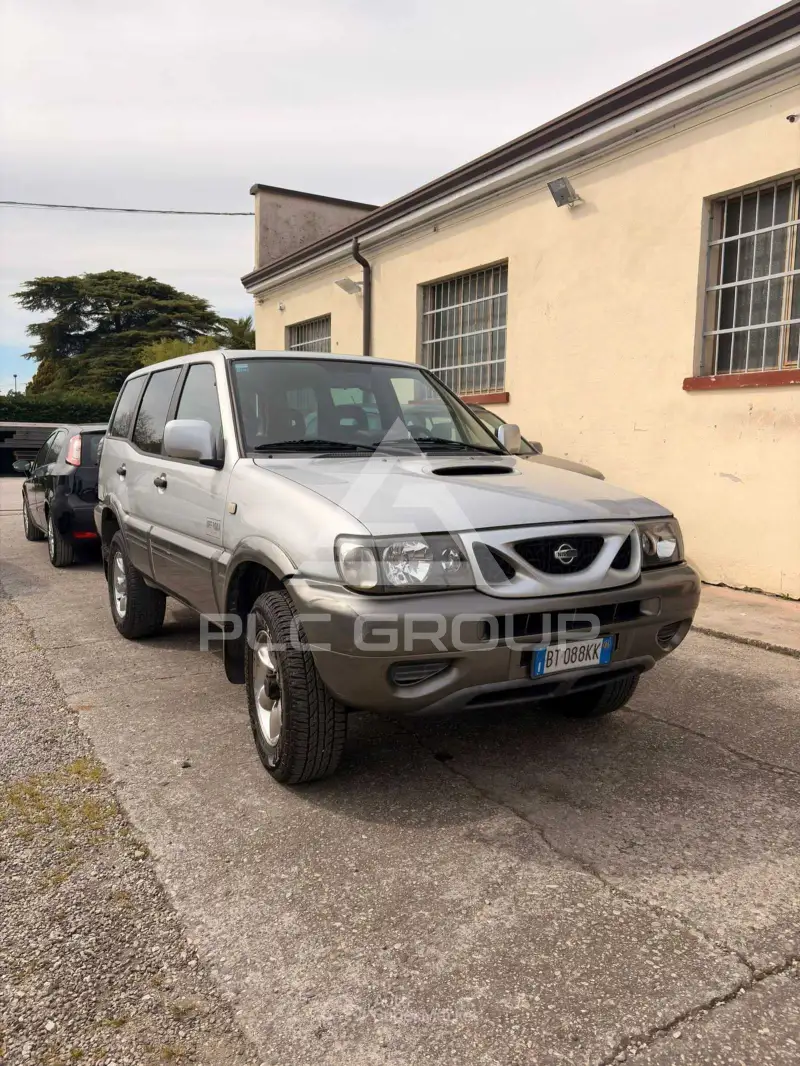 2001 Nissan Terrano