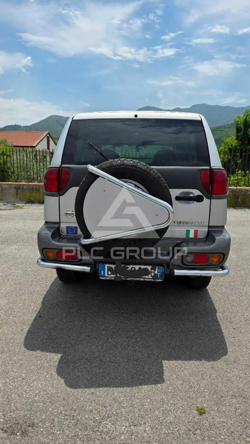2001 Nissan Terrano