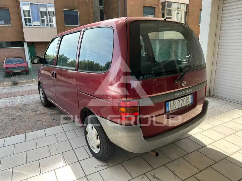 2001 Nissan Serena