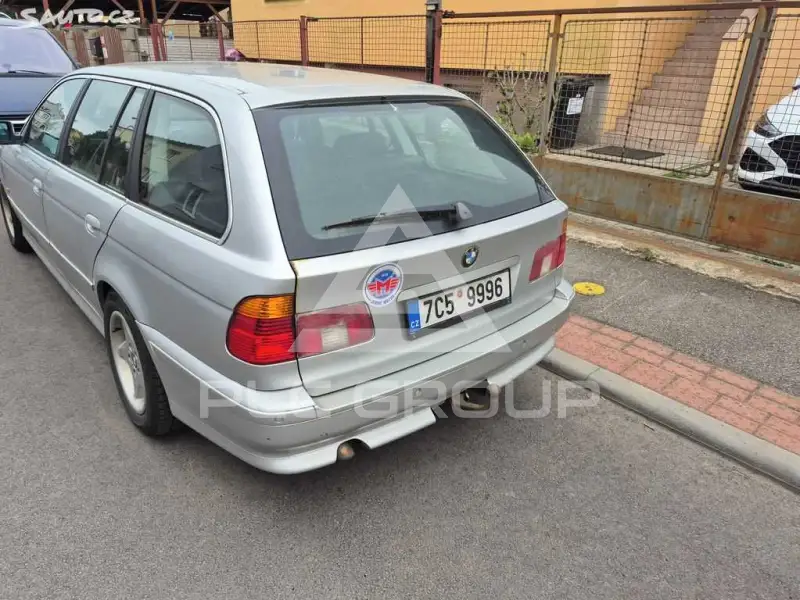 2001 BMW 523