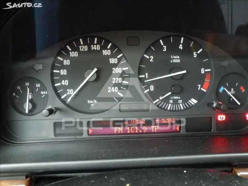 2001 BMW 523
