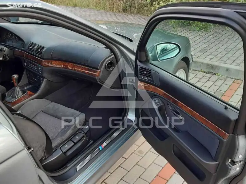 2001 BMW 523