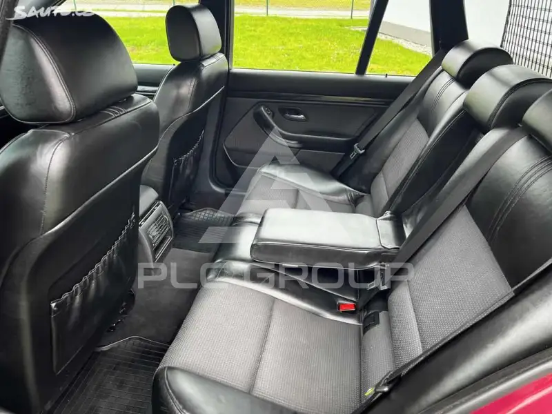 2001 BMW 523