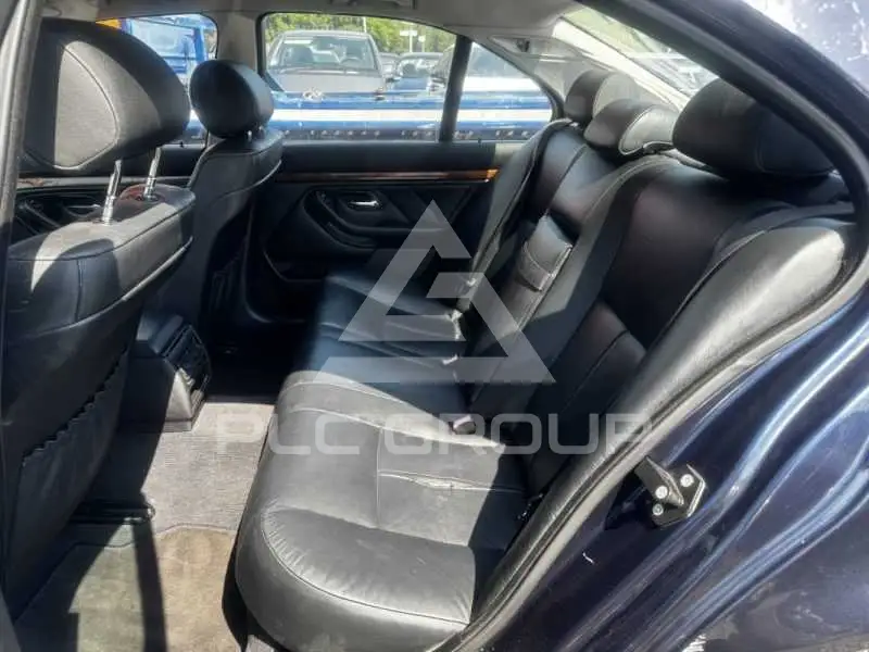2001 BMW 523