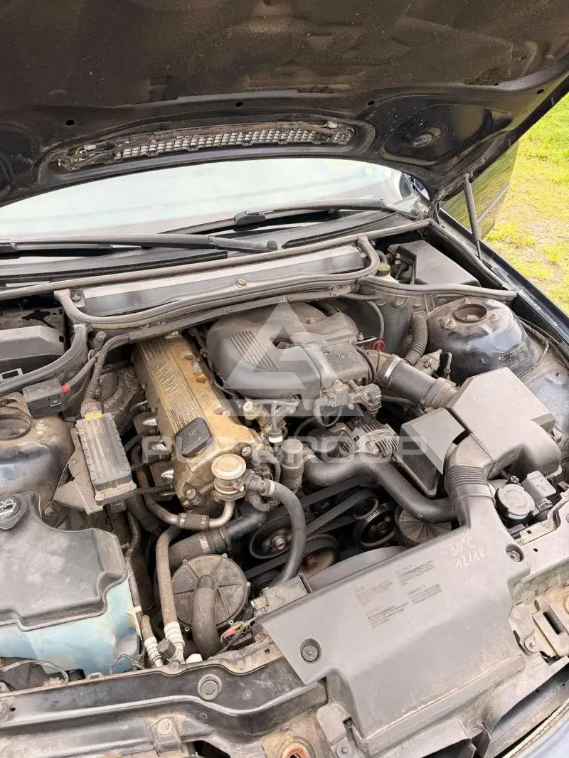 2001 BMW 330