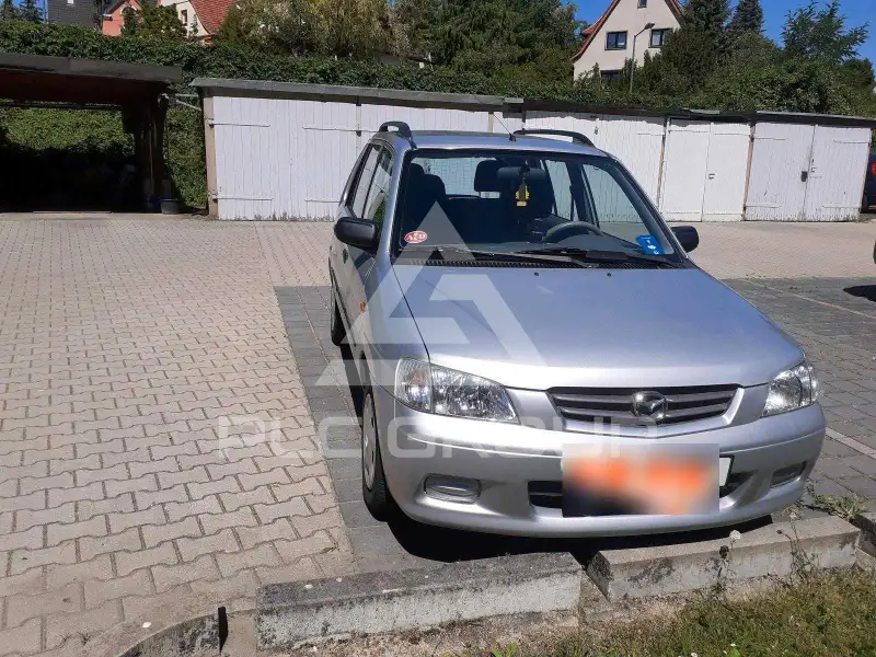 2001 Mazda Demio