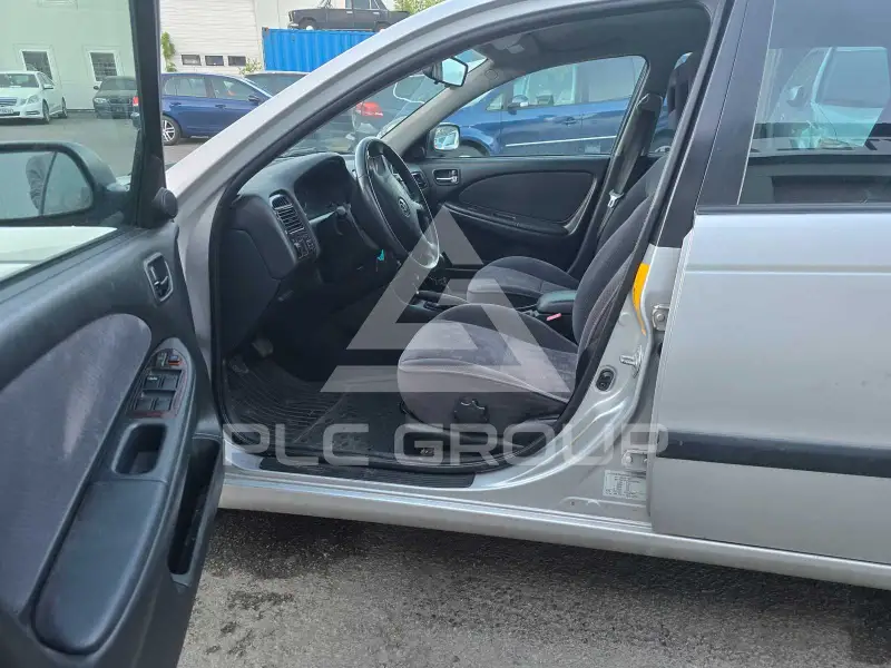 2001 Toyota Avensis