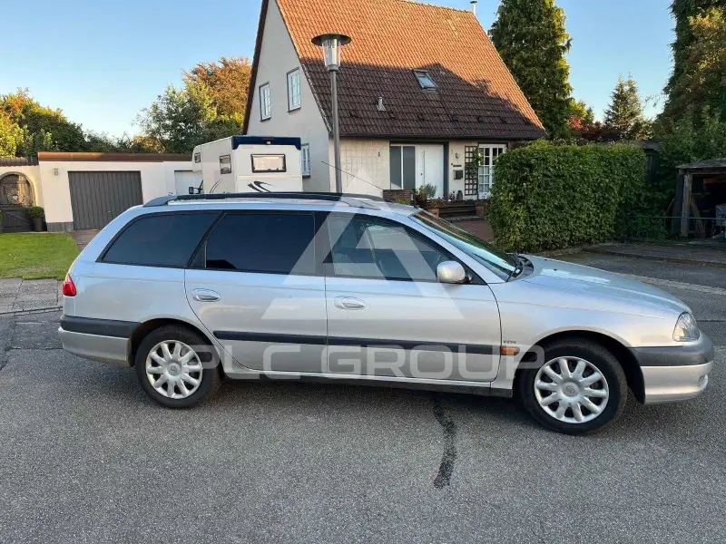 2001 Toyota Avensis