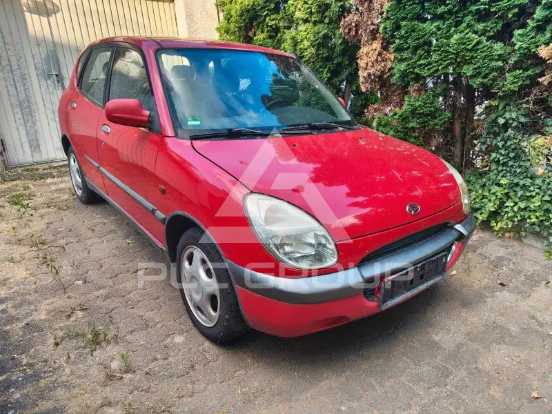 2001 Daihatsu Sirion