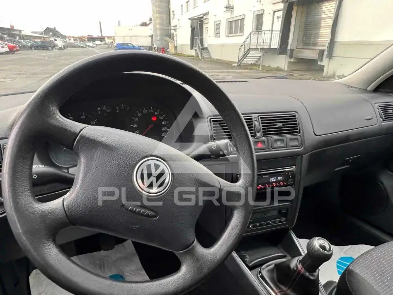 2001 Volkswagen GOLF