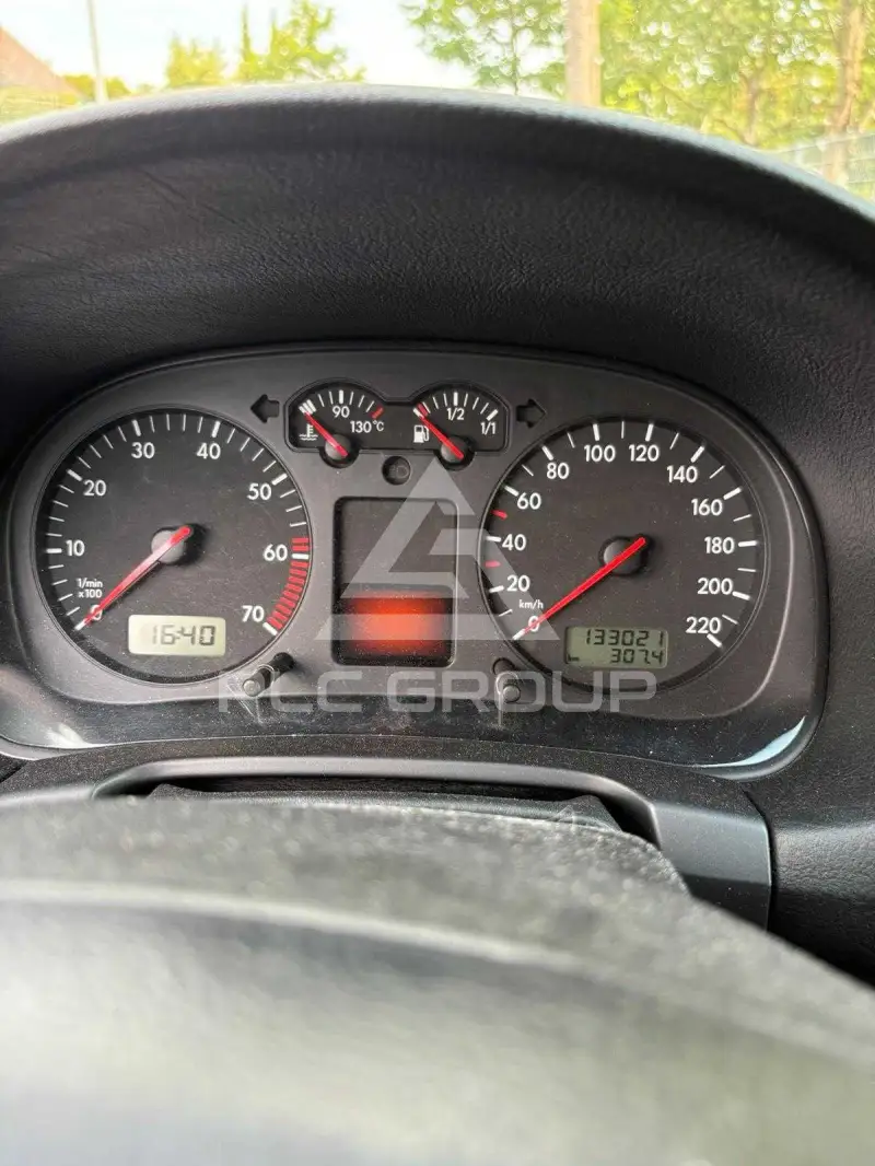 2001 Volkswagen GOLF
