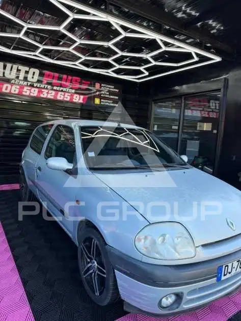2001 Renault Clio