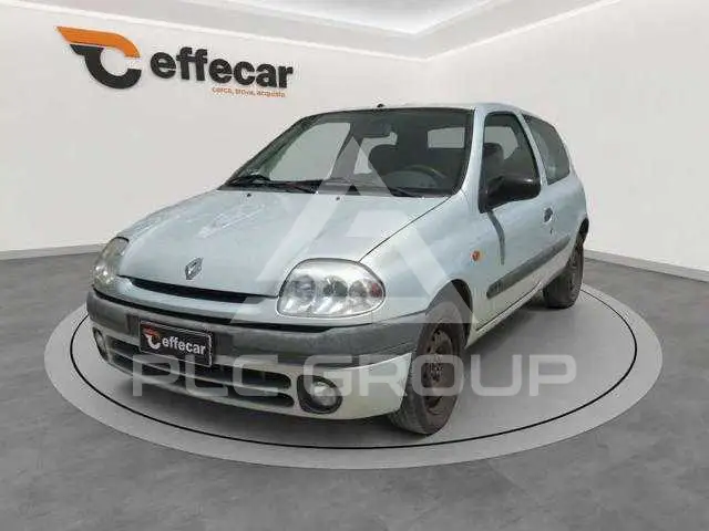 2001 Renault Clio