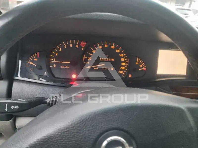 2001 Opel Omega