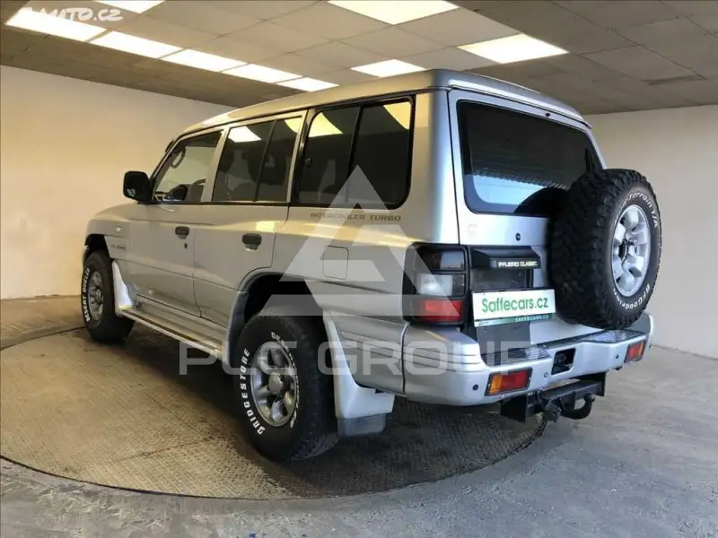 2002 Mitsubishi PAJARO