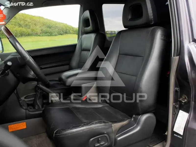 2002 Mitsubishi PAJARO