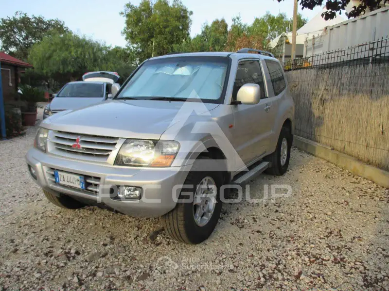 2002 Mitsubishi PAJARO