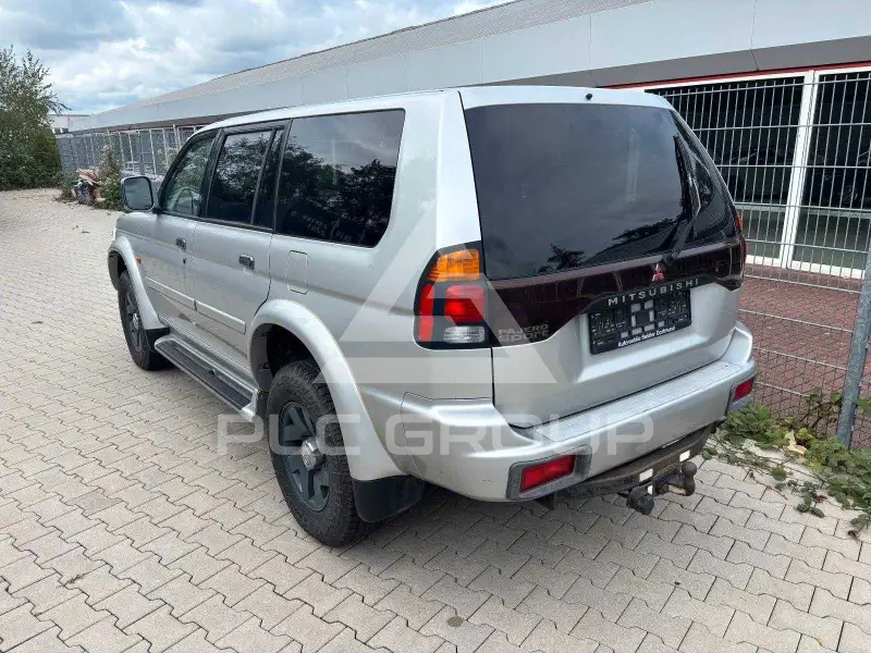 2002 Mitsubishi PAJARO