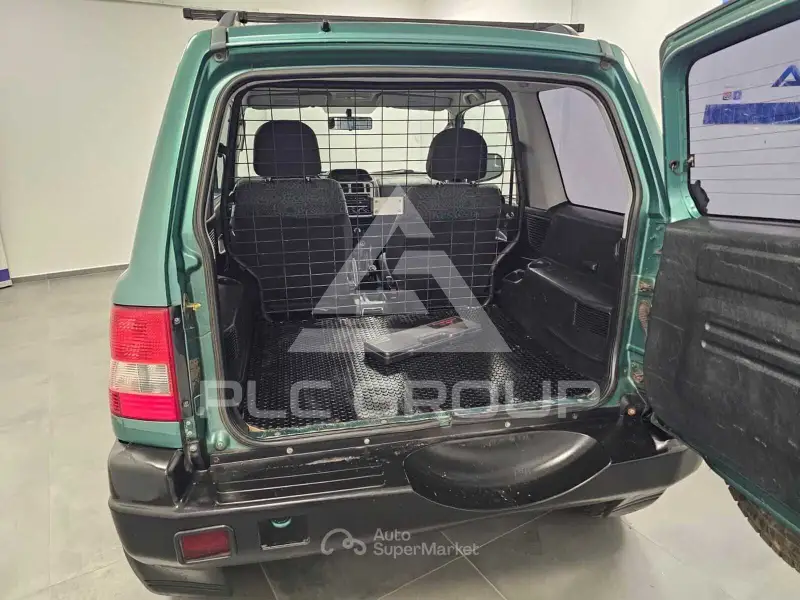 2002 Mitsubishi PAJARO