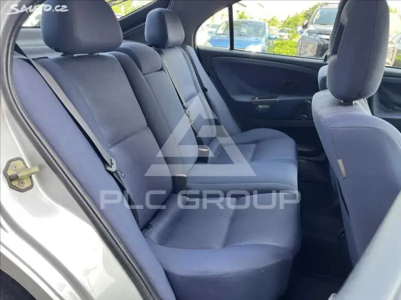 2002 Mitsubishi Carisma