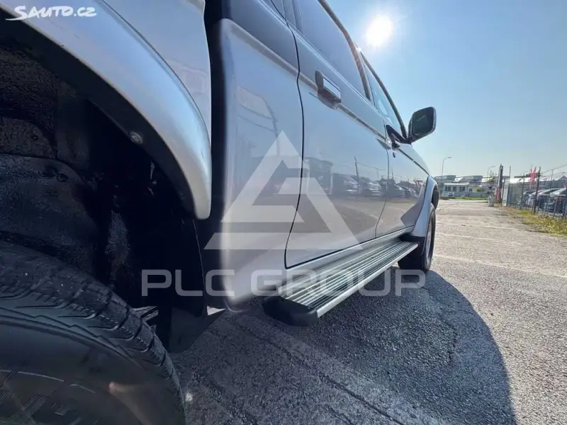 2002 Mitsubishi L200