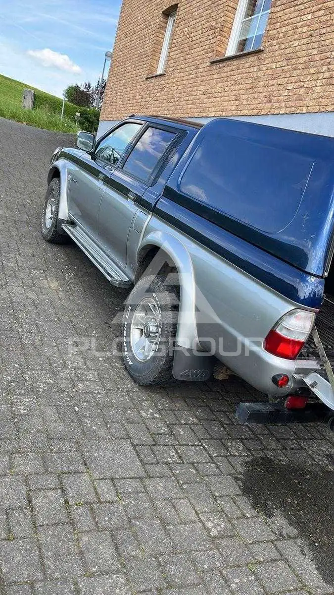 2002 Mitsubishi L200