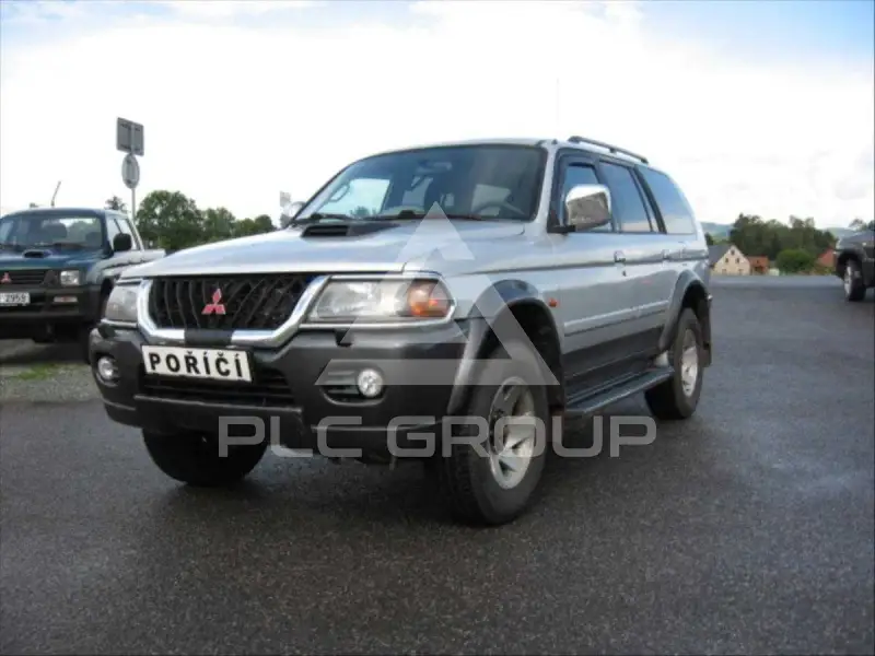 2002 Mitsubishi PAJARO