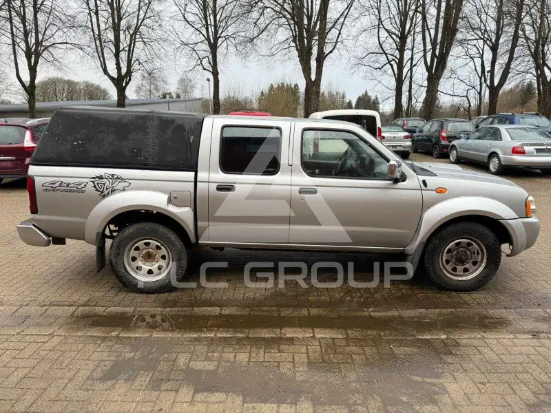 2002 Nissan Pickup