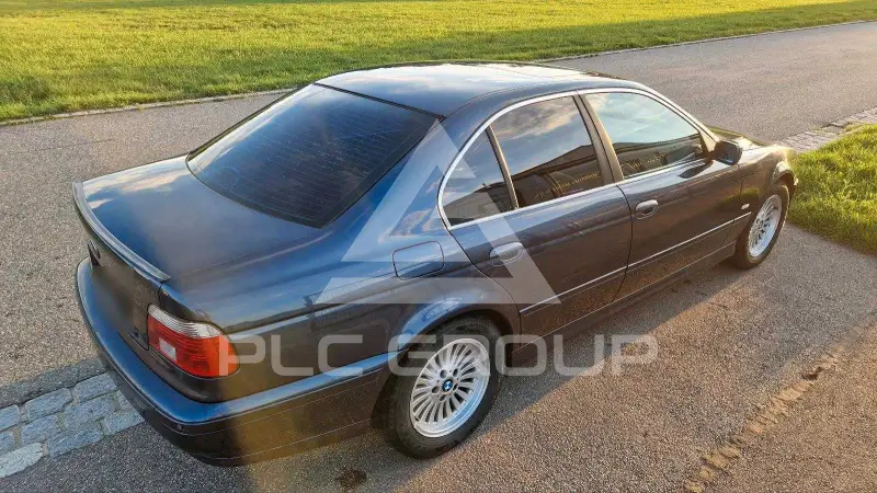 2002 BMW 523