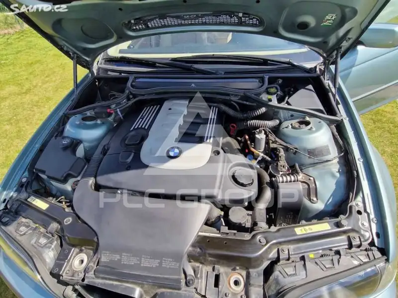 2002 BMW 523