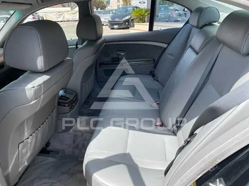 2002 BMW 7 Series